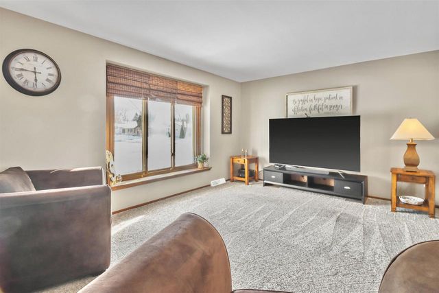 1002 Cherrywood Drive, Waukesha, WI 53188