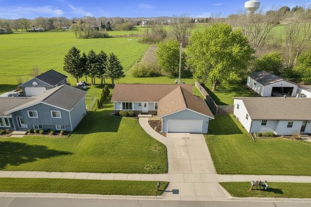 1002 Cherrywood Drive, Waukesha, WI 53188