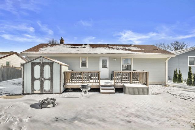 1002 Cherrywood Drive, Waukesha, WI 53188