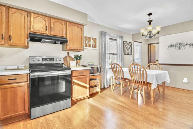 1002 Cherrywood Drive, Waukesha, WI 53188