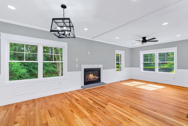 163 Hope St, Seekonk, MA 02771