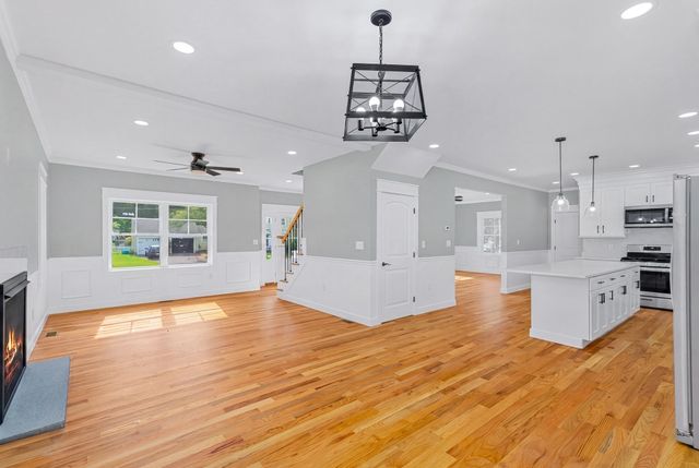 163 Hope St, Seekonk, MA 02771