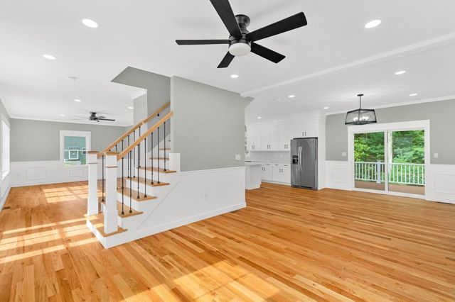 163 Hope St, Seekonk, MA 02771
