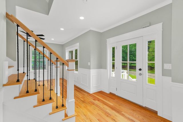 163 Hope St, Seekonk, MA 02771