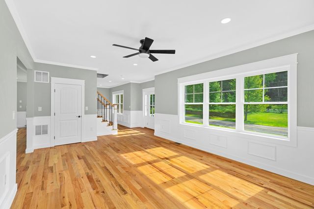 163 Hope St, Seekonk, MA 02771