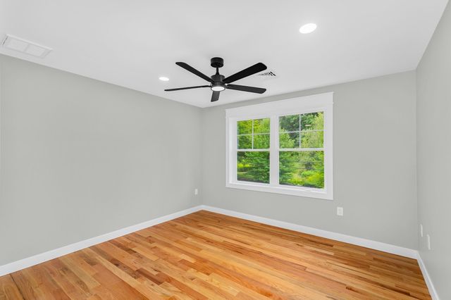 163 Hope St, Seekonk, MA 02771