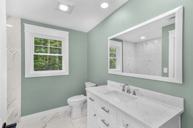 163 Hope St, Seekonk, MA 02771