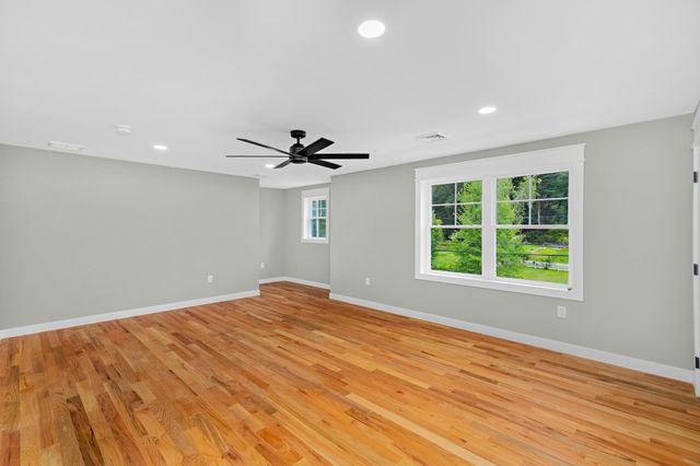 163 Hope St, Seekonk, MA 02771
