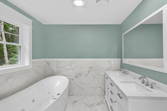 163 Hope St, Seekonk, MA 02771