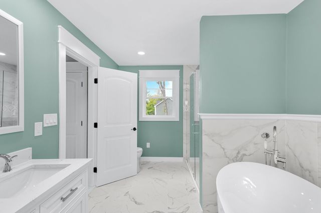 163 Hope St, Seekonk, MA 02771