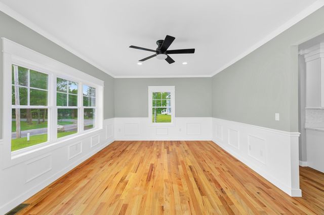 163 Hope St, Seekonk, MA 02771