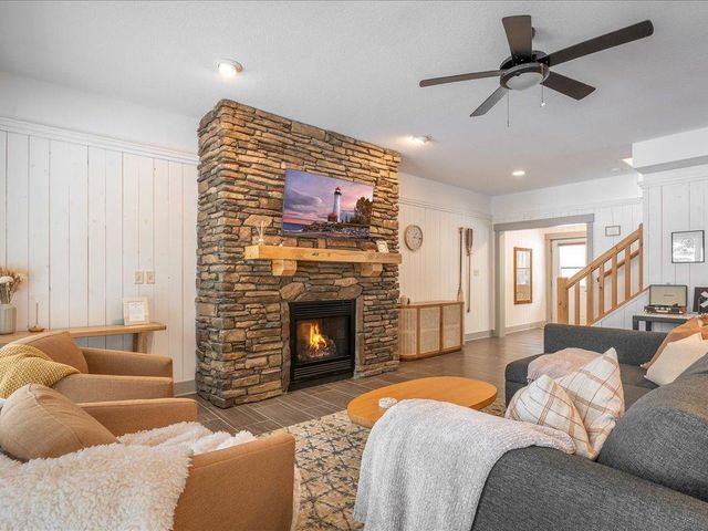 9120 Hunters Lane, Pequot Lakes, MN 56472