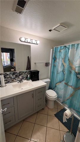 720 W 4th 114, Long Beach, CA 90802