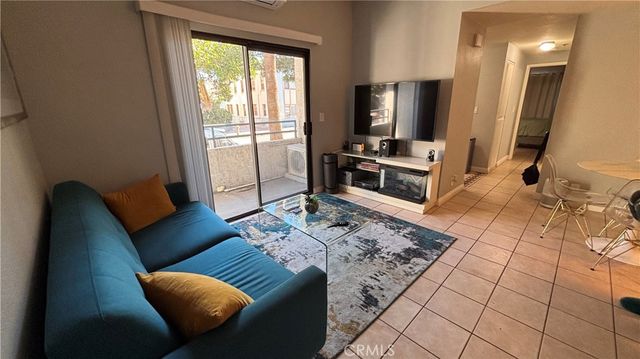 720 W 4th 114, Long Beach, CA 90802