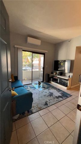 720 W 4th 114, Long Beach, CA 90802