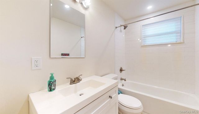 10 Rumbrook Road, Elmsford, NY 10523