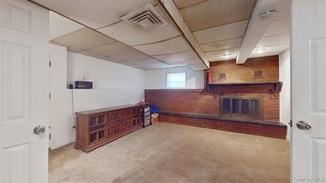 10 Rumbrook Road, Elmsford, NY 10523