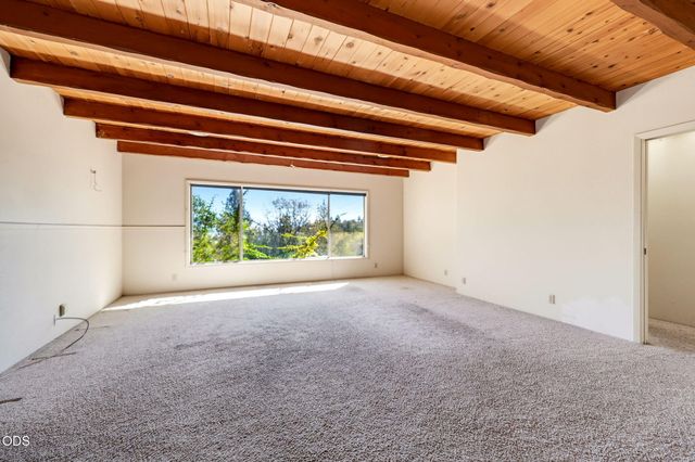 3121 Old Military Road, Medford, OR 97502