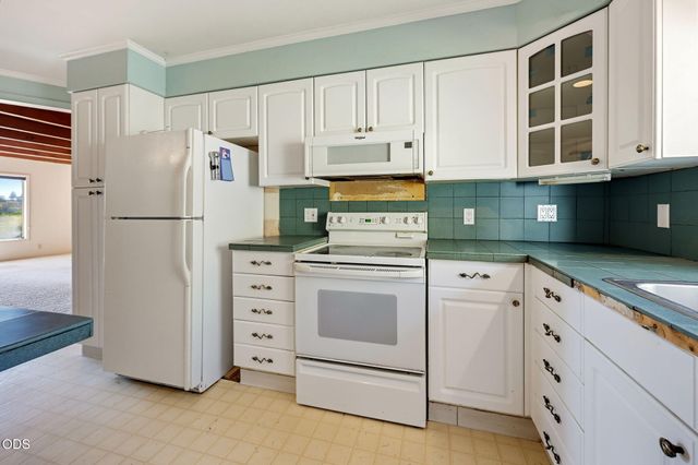 3121 Old Military Road, Medford, OR 97502