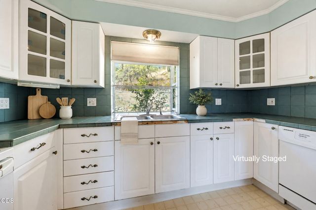 3121 Old Military Road, Medford, OR 97502