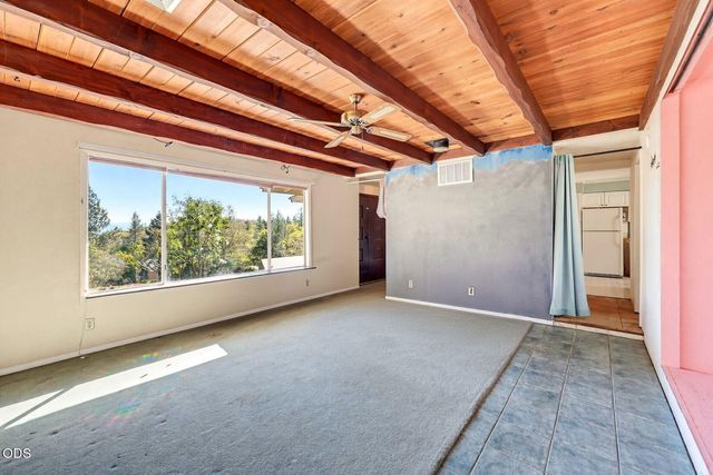3121 Old Military Road, Medford, OR 97502