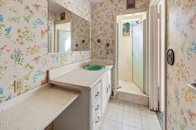 3121 Old Military Road, Medford, OR 97502