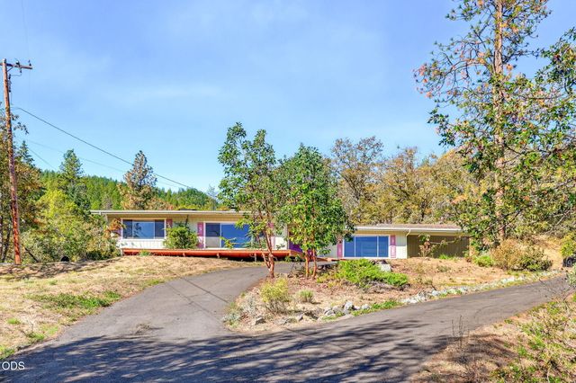 3121 Old Military Road, Medford, OR 97502