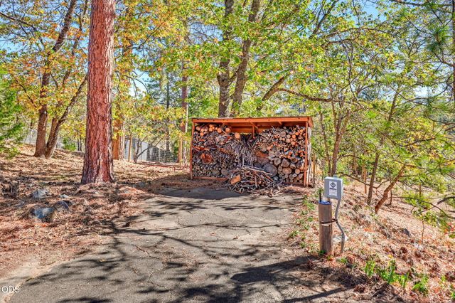 3121 Old Military Road, Medford, OR 97502