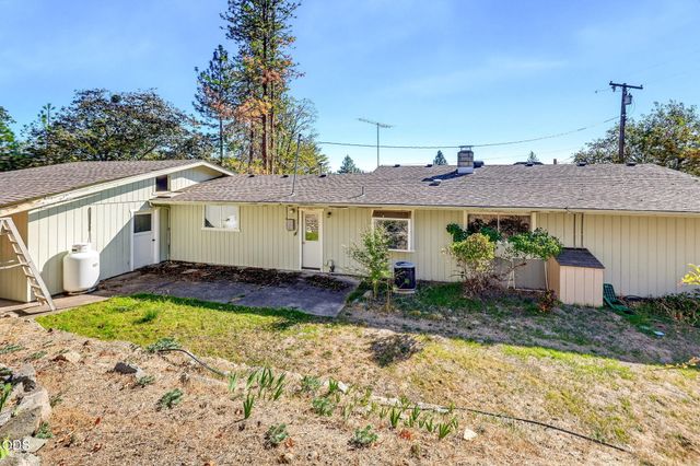 3121 Old Military Road, Medford, OR 97502