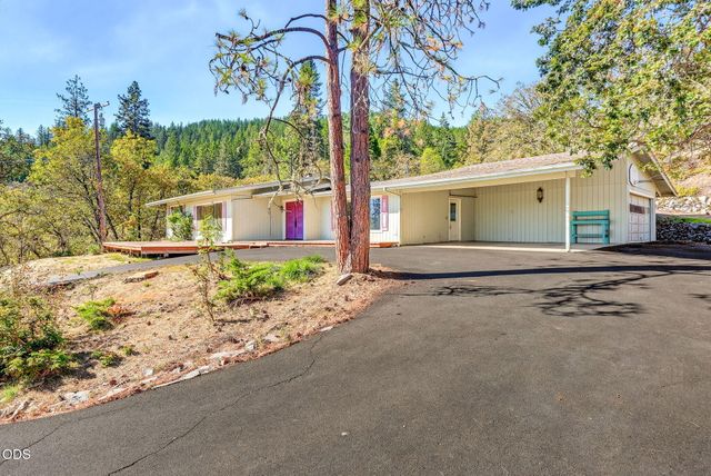 3121 Old Military Road, Medford, OR 97502