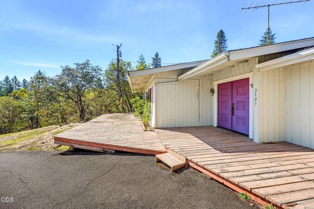 3121 Old Military Road, Medford, OR 97502