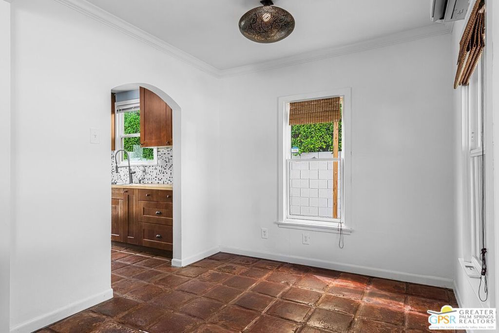 Image 7 of property listing at 630 N Hermosa Drive, Palm Springs, CA 92262