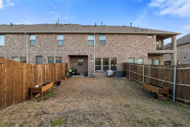 620 Hutchinson Lane, Lewisville, TX 75077