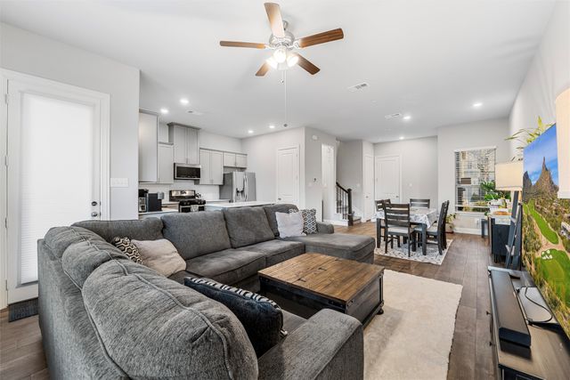 620 Hutchinson Lane, Lewisville, TX 75077