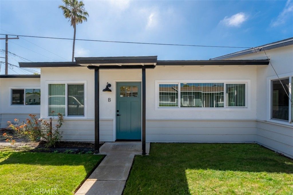 Image 1 of property listing at 241 Costa Mesa St, Unit B, Costa Mesa, CA 92627