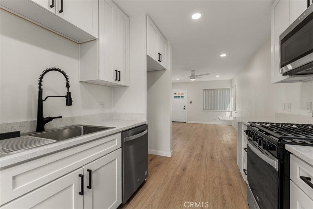 Image 10 of property listing at 241 Costa Mesa St, Unit B, Costa Mesa, CA 92627