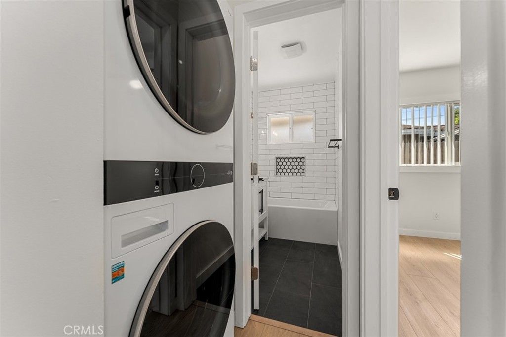 Image 14 of property listing at 241 Costa Mesa St, Unit B, Costa Mesa, CA 92627