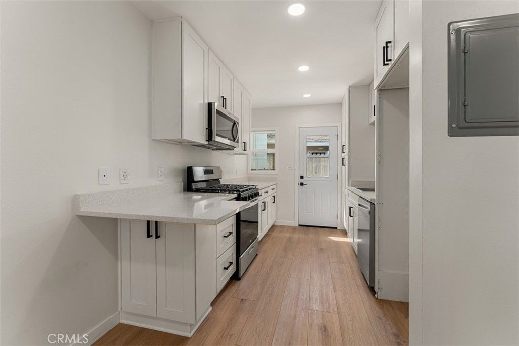 Image 6 of property listing at 241 Costa Mesa St, Unit B, Costa Mesa, CA 92627