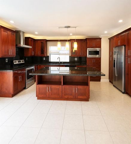 613 Patio Village Way, Weston, FL 33326