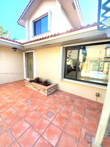 613 Patio Village Way, Weston, FL 33326