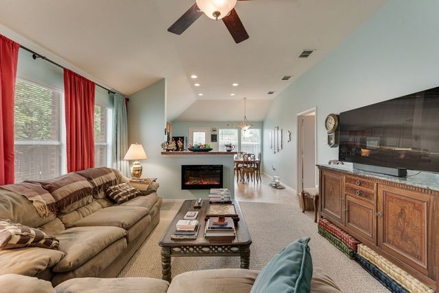 8104 Autumn Creek Trail, Fort Worth, TX 76134