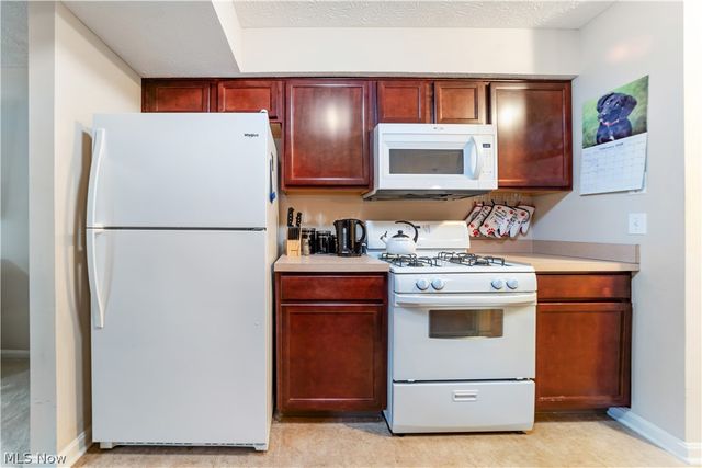 13651 Woodcroft, North Royalton, OH 44133