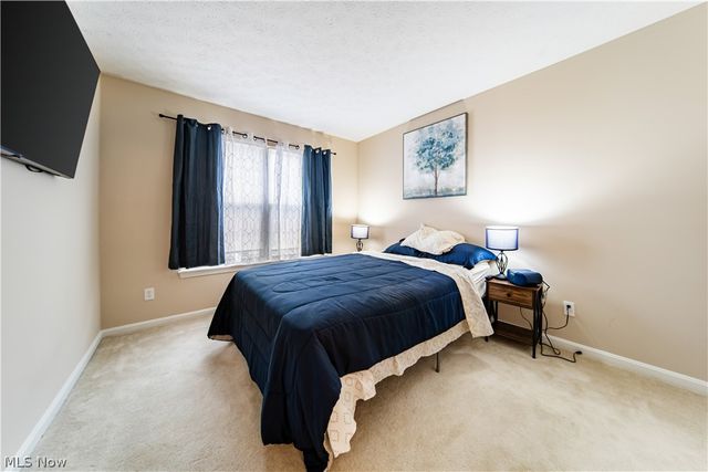 13651 Woodcroft, North Royalton, OH 44133