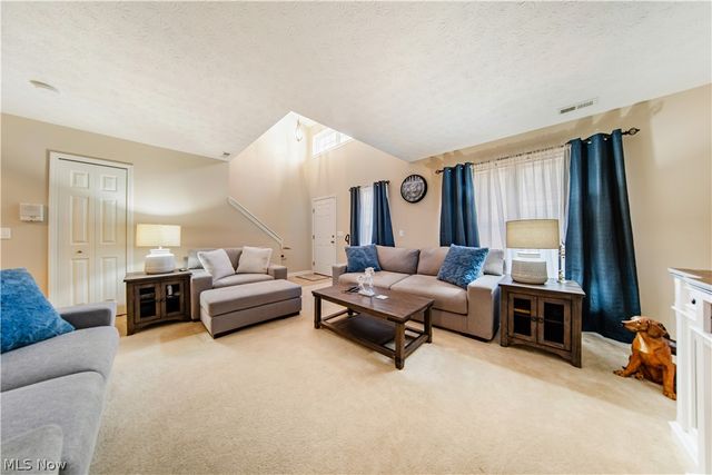 13651 Woodcroft, North Royalton, OH 44133