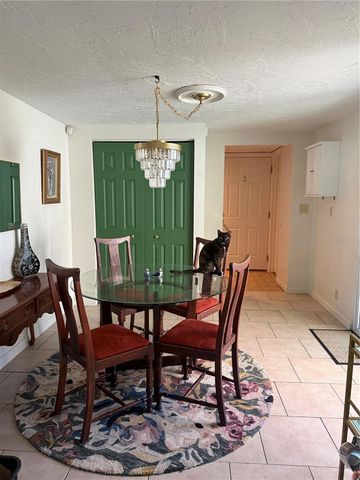 145 NE LINCOLN CIRCLE N, St Petersburg, FL 33702