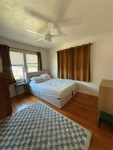 145 NE LINCOLN CIRCLE N, St Petersburg, FL 33702