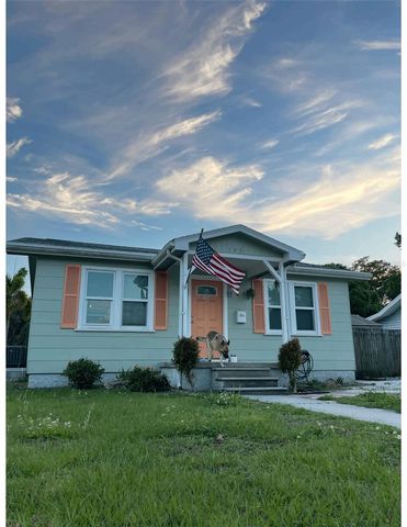145 NE LINCOLN CIRCLE N, St Petersburg, FL 33702