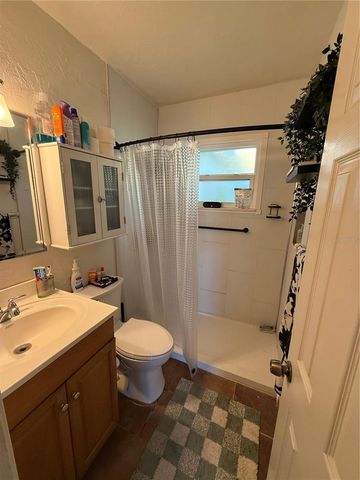 145 NE LINCOLN CIRCLE N, St Petersburg, FL 33702