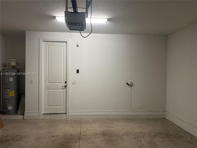 11718 SW 13th Ct, Pembroke Pines, FL 33025