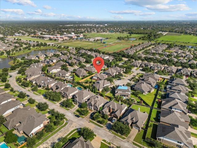 904 Cozy Hollow Court, Friendswood, TX 77546